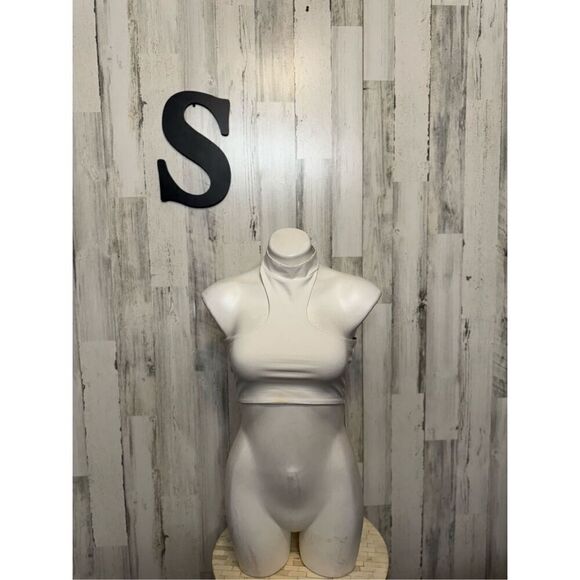 Forever 21 Tops - White crop top